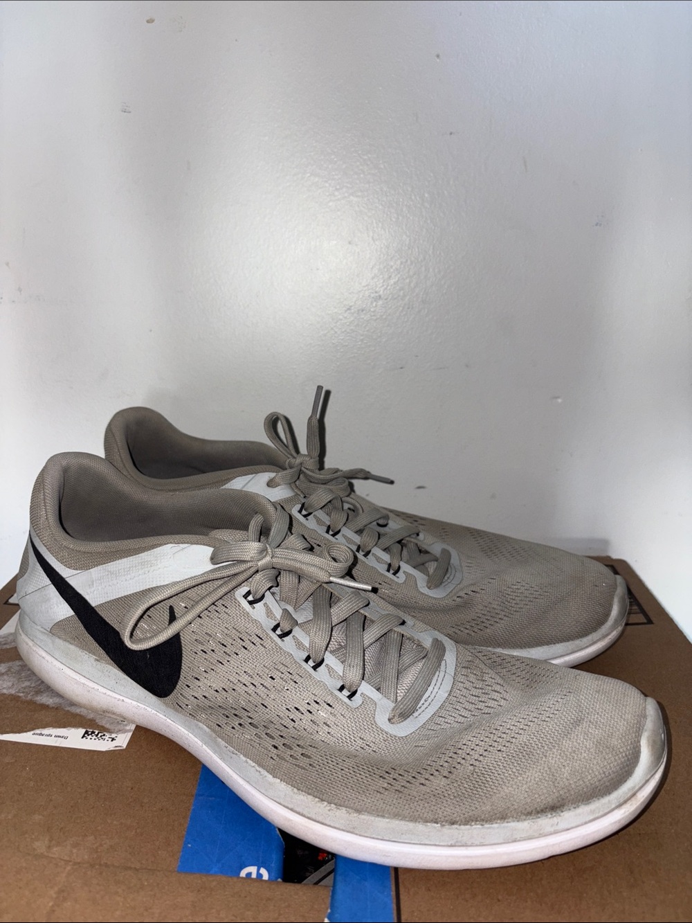 Nike Men's Sneakers in Light Gray and Black size 15